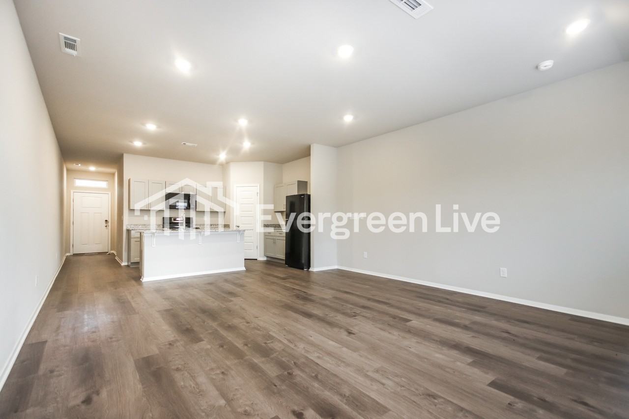 6613 Nw Kathleen St - Photo 6 of 16