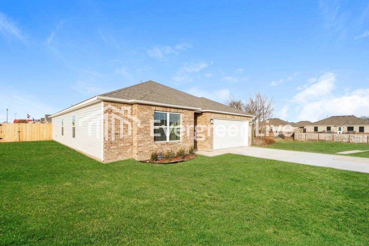 10187 E Biswell Ln - Photo 3 of 17