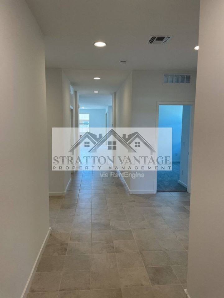 2942 E Kim Dr - Photo 3 of 10