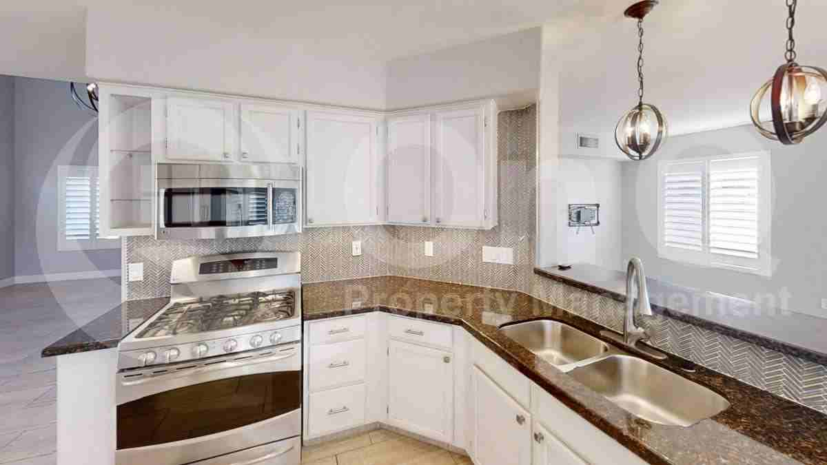 6041 E Sierra Morena St - Photo 2 of 10