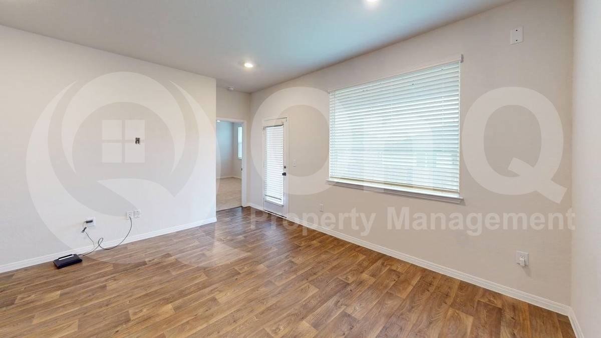 245 Brooklyn Dr - Photo 7 of 10