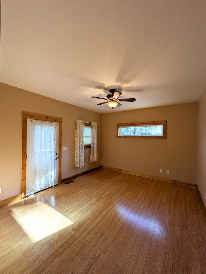 291 Leamon Dr - Photo 4 of 9