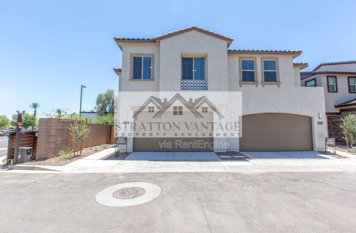 1051 W Diamondback Dr - Photo 2 of 10