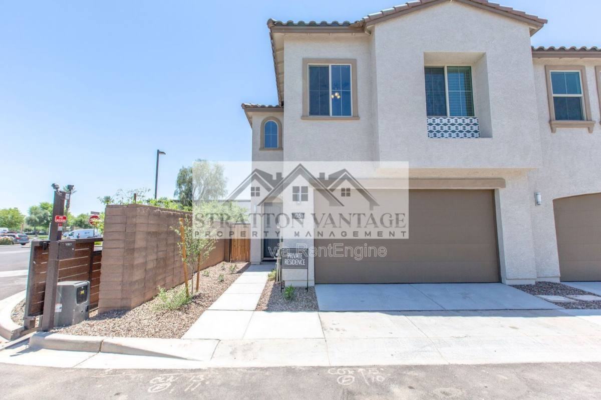 1051 W Diamondback Dr - Photo 3 of 10