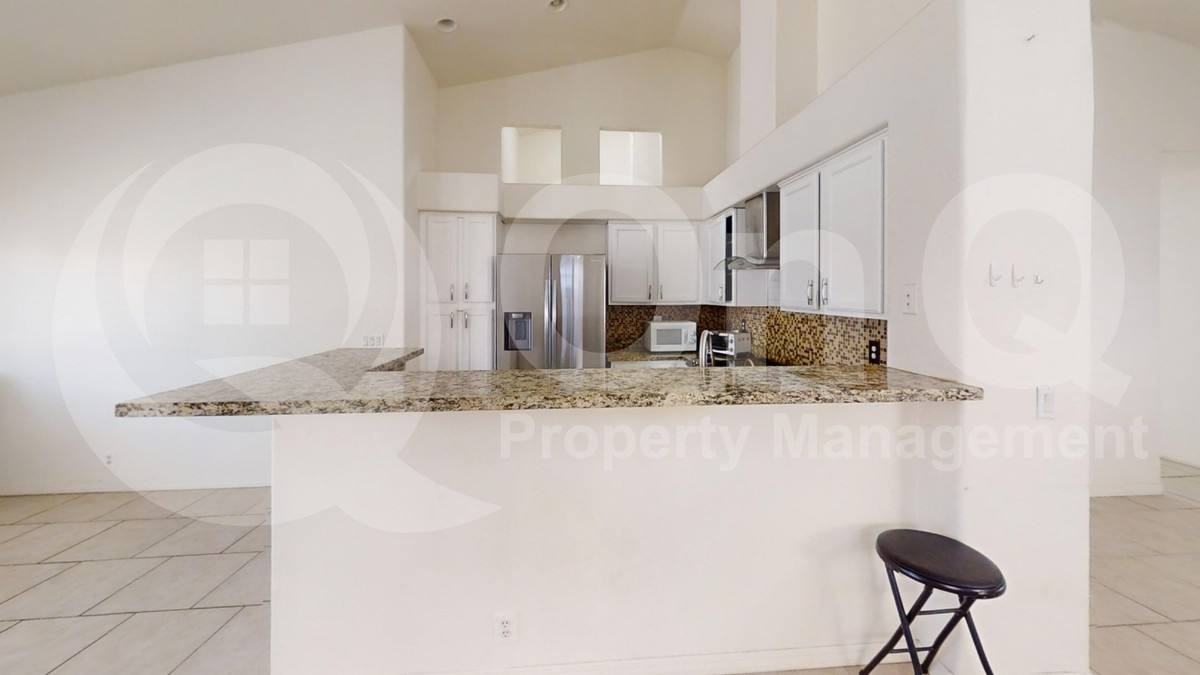 795 S Camellia Dr - Photo 2 of 10