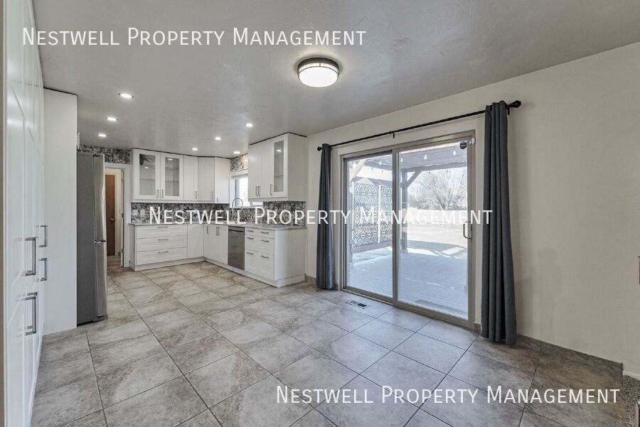 1826 W Lawrence Cir - Photo 4 of 35