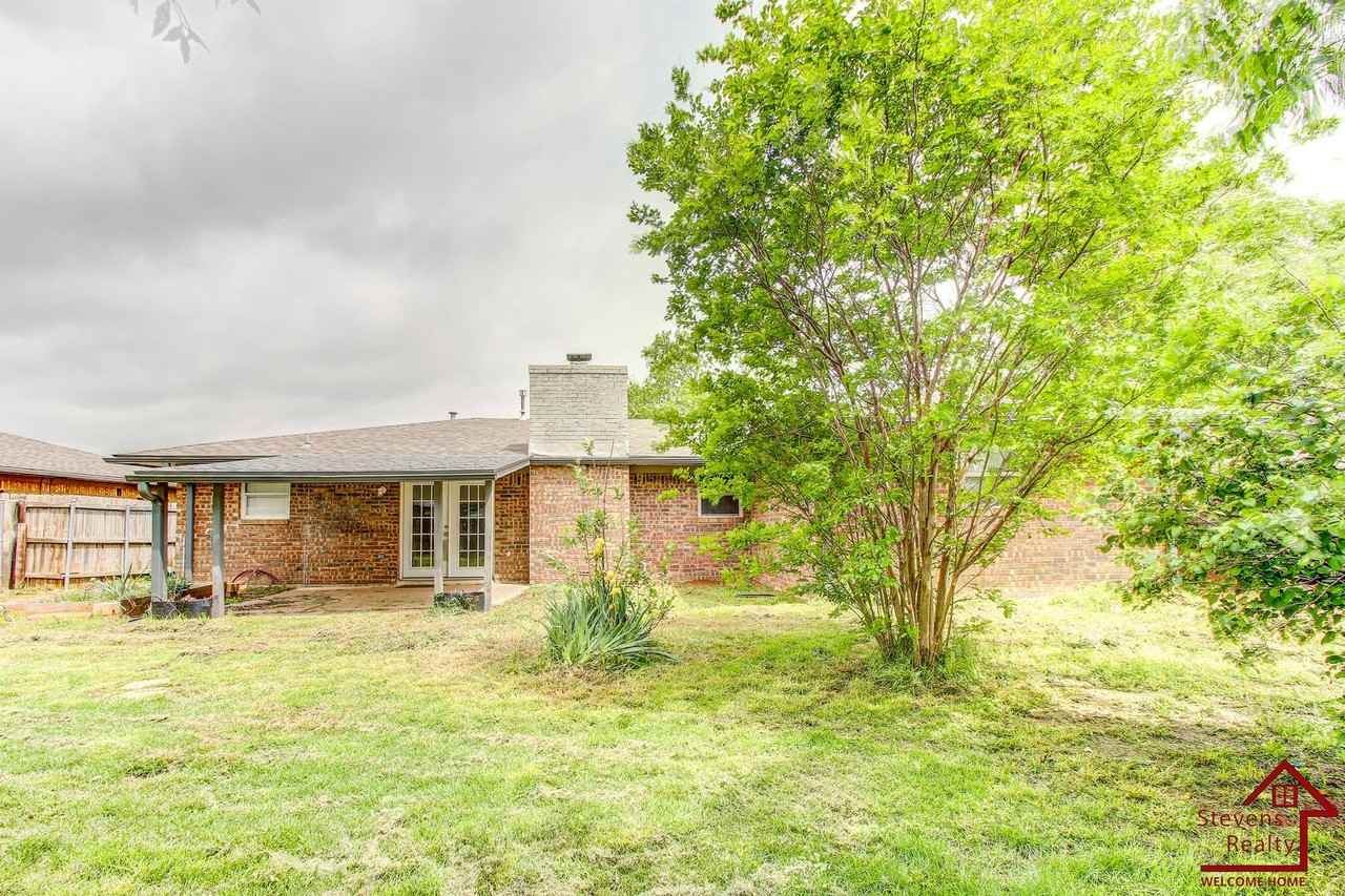 303 Sw 72nd St - Photo 3 of 34