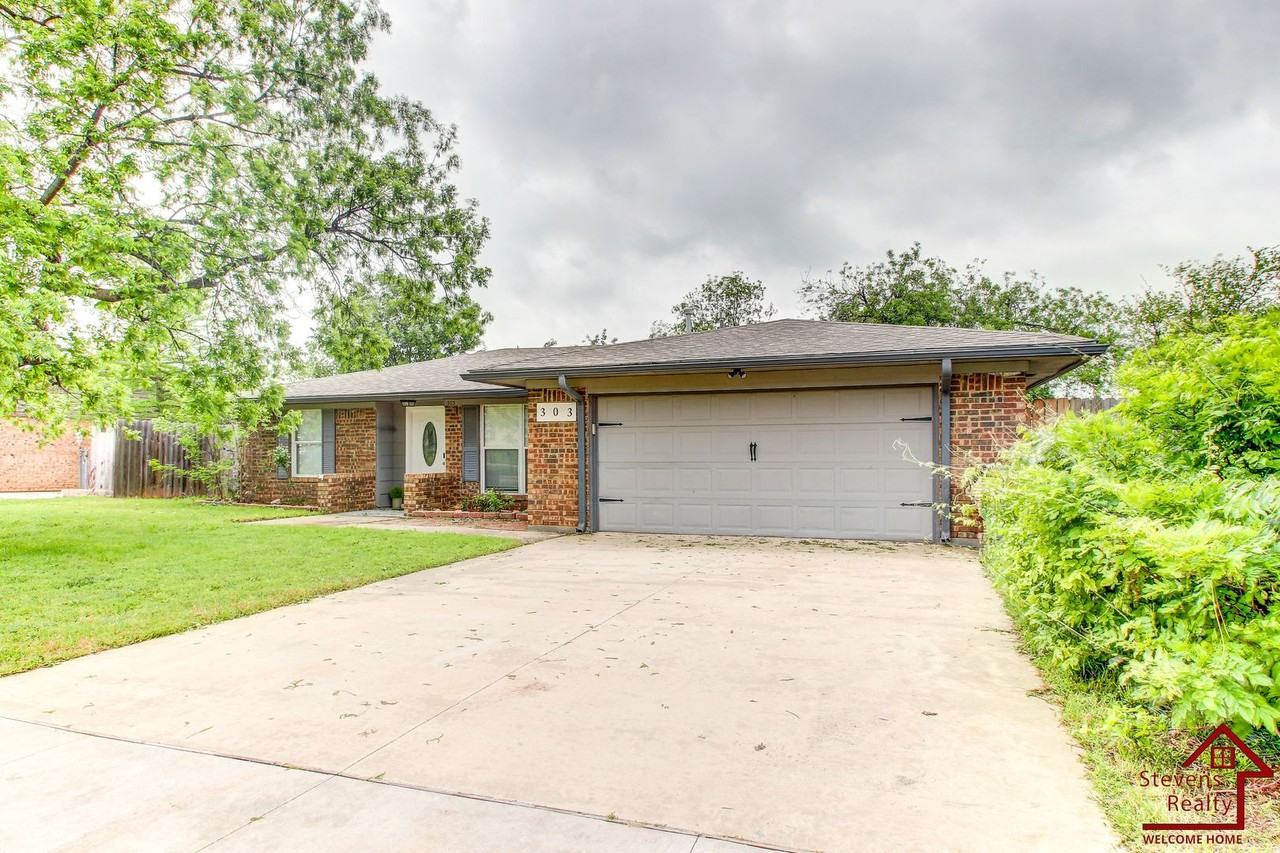 303 Sw 72nd St - Photo 6 of 34