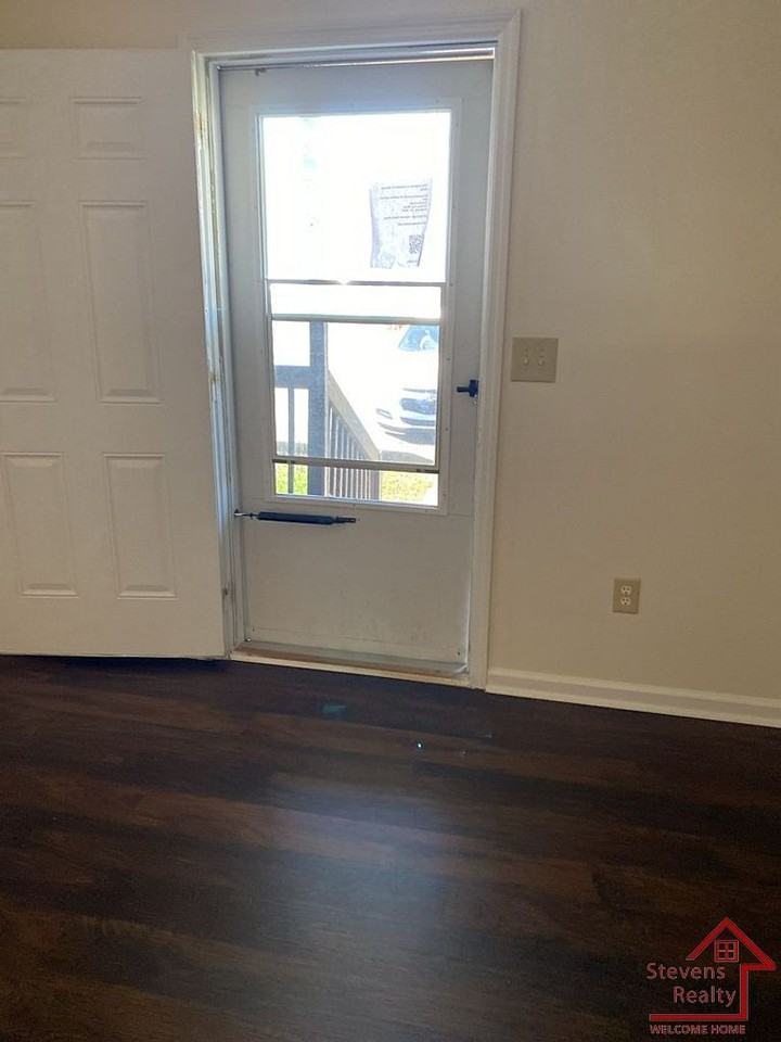 220 Dogwood Pointe Dr #2 - Photo 5 of 9