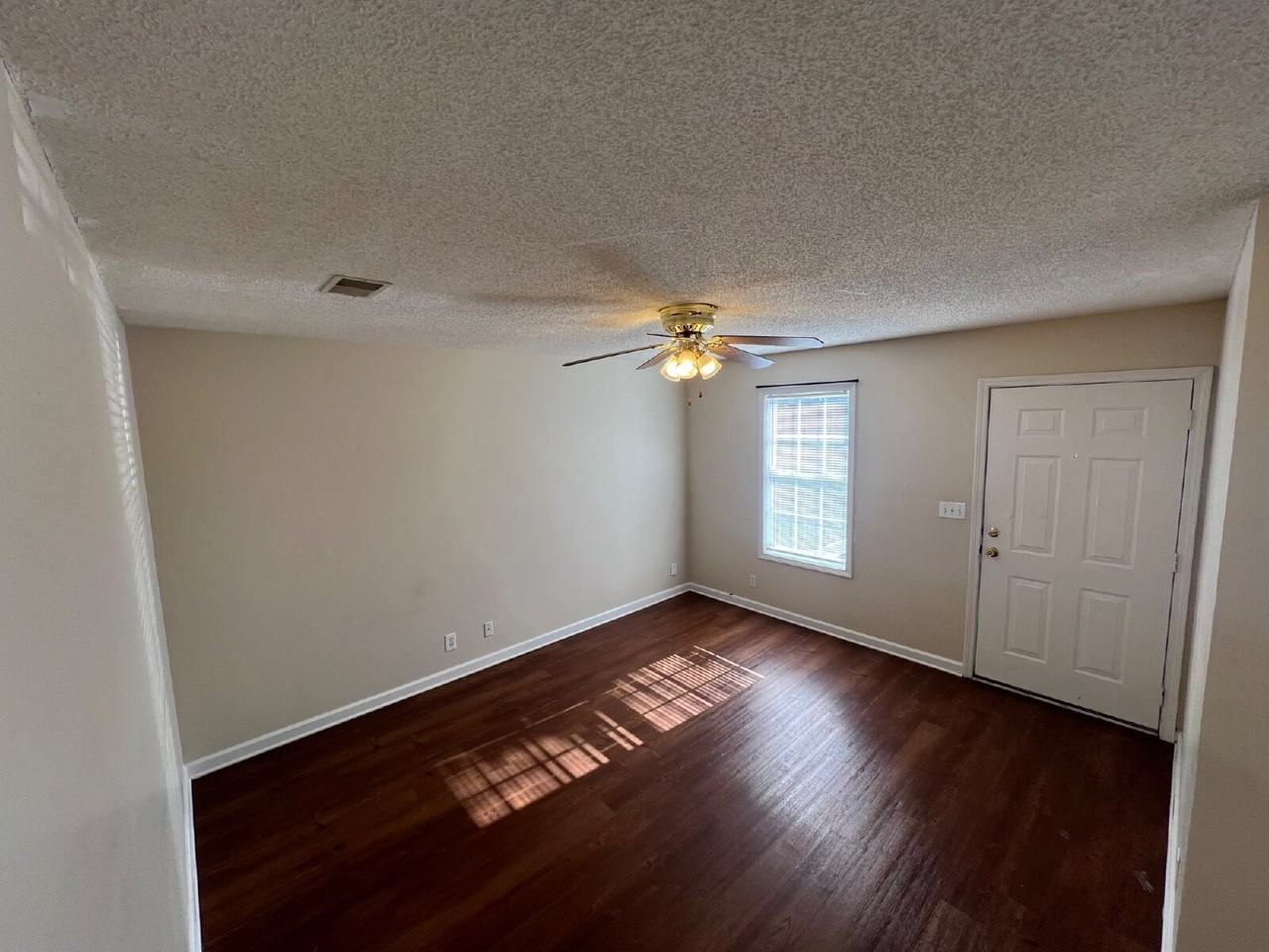 102A Tennessee Ave - Photo 2 of 12