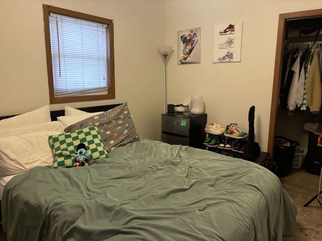 721 Broadway St - Photo 4 of 22