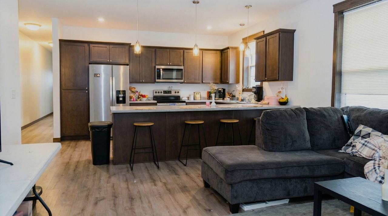 919 Lakeside Ave Apt 1 - Photo 3 of 15