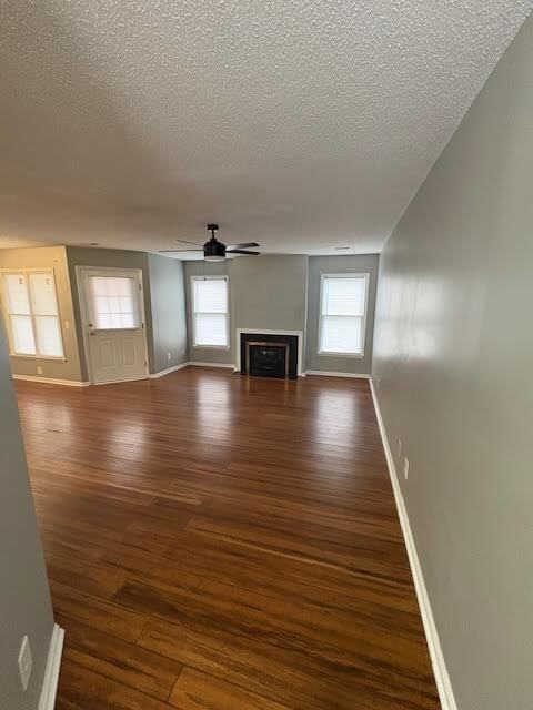 102 W Victoria Ct Apt C - Photo 2 of 17