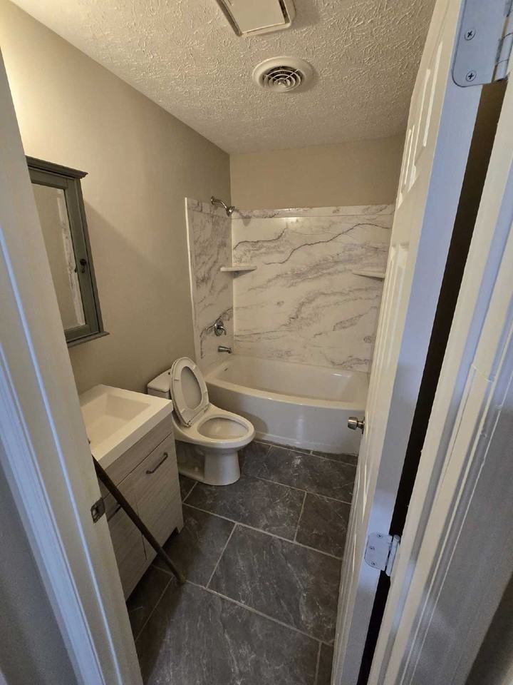 103 Jay Ln Unit A - Photo 5 of 6