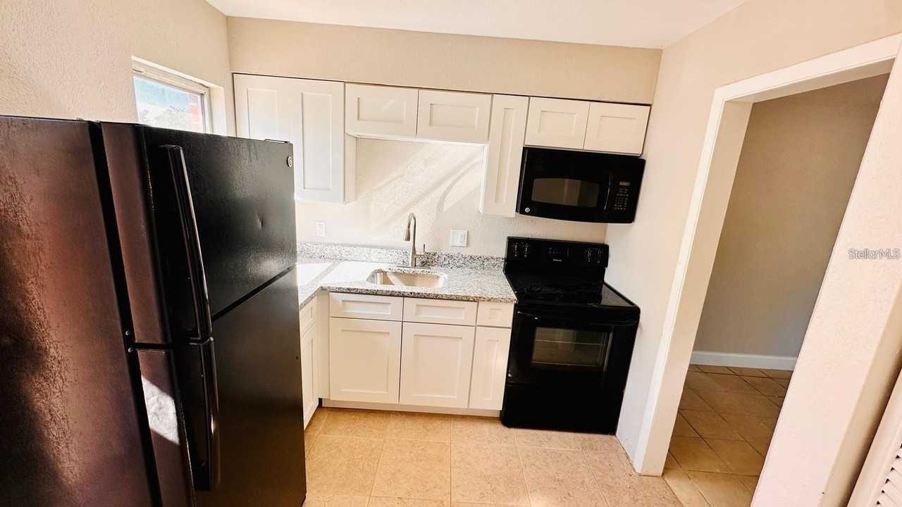 390 W Haines Blvd - Photo 3 of 8