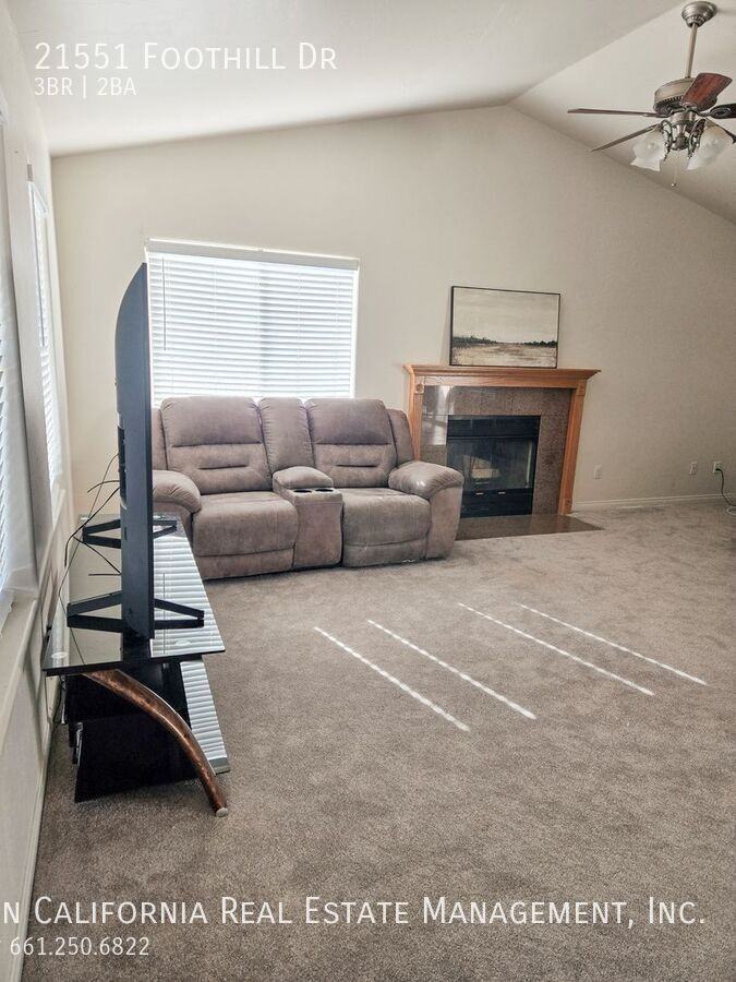 21551 Foothill Dr - Photo 2 of 16