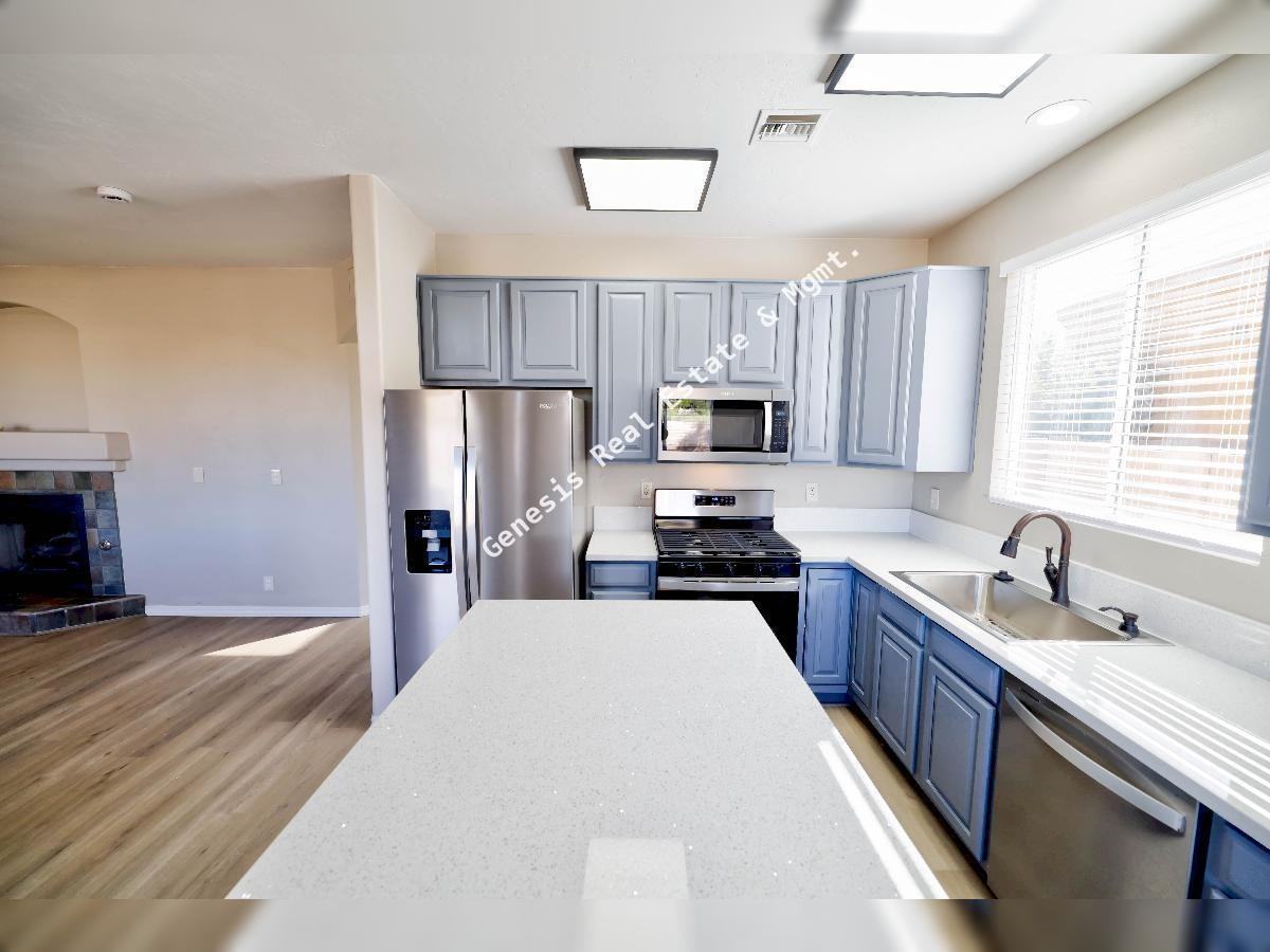 185 N Desert Stream Dr - Photo 5 of 45