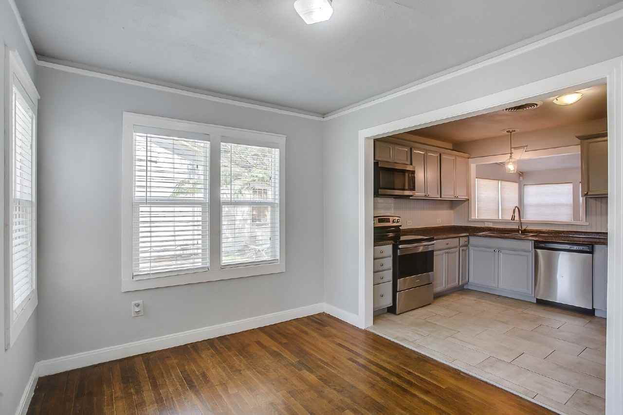 2802 30th St - Photo 4 of 15