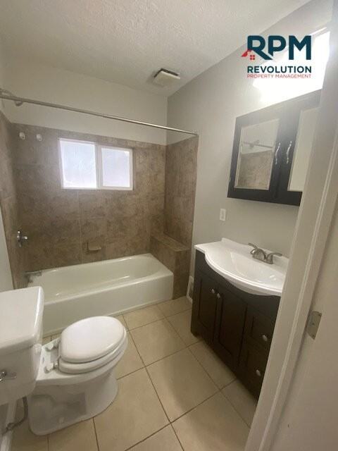 1444 26th St - Photo 5 of 13