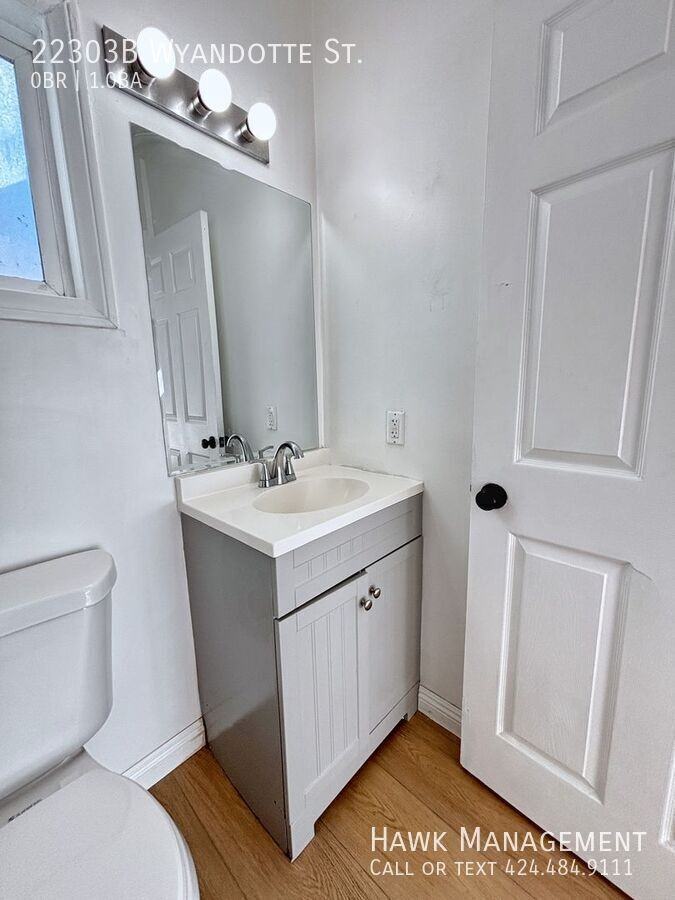 22303B Wyandotte St - Photo 6 of 11