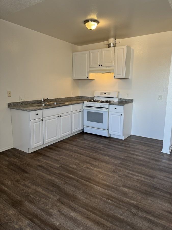 724 Bernard St #6 - Photo 2 of 8