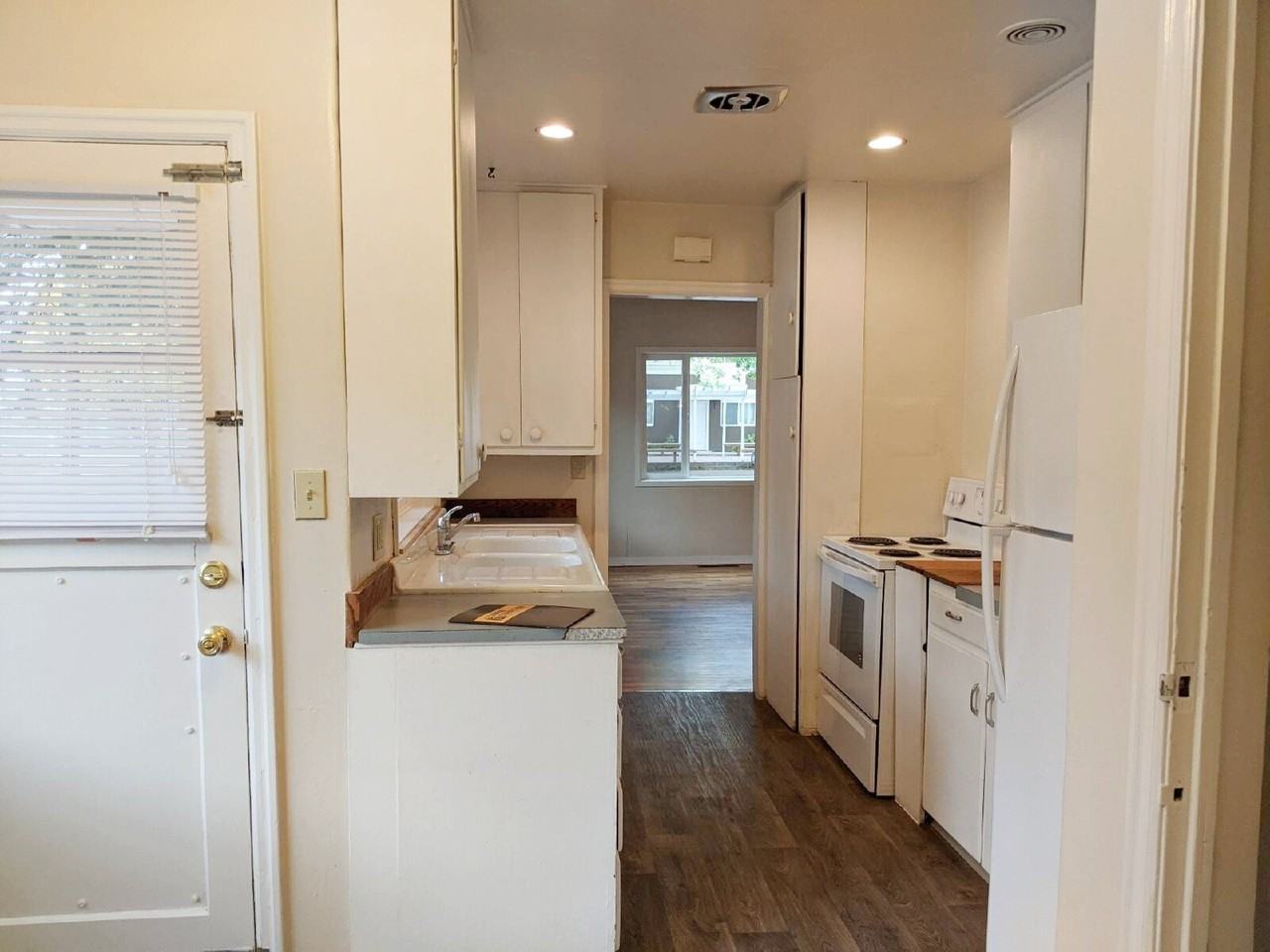 1837 High St - Photo 4 of 12