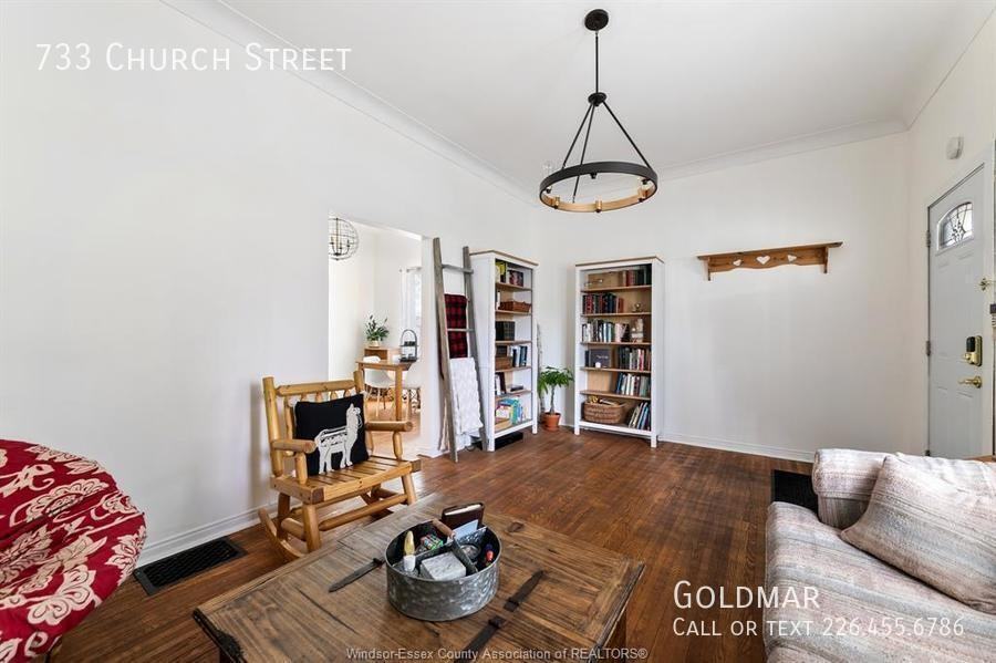 733 Church St - Photo 6 of 20