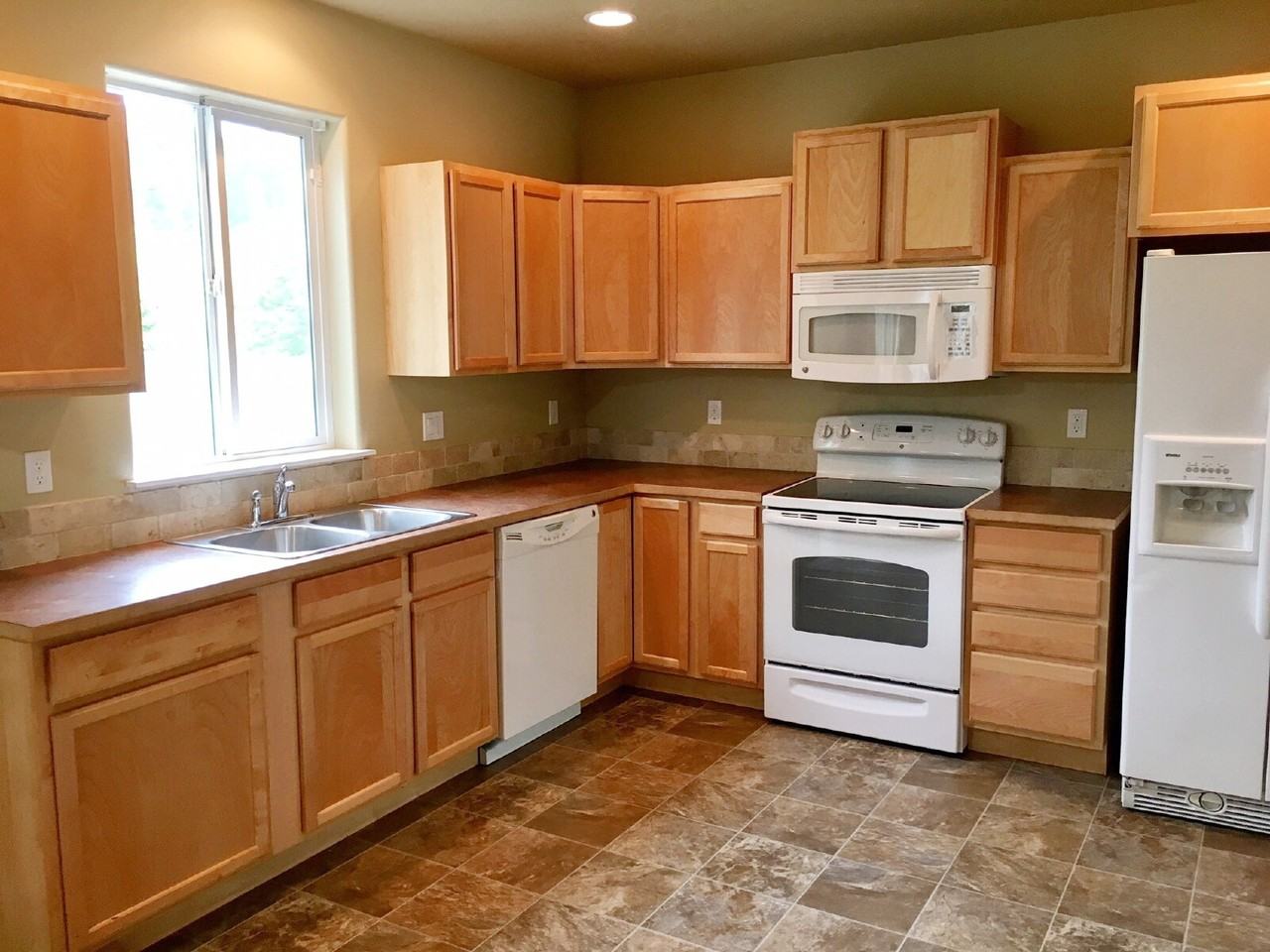 2674 Augusta St - Photo 5 of 18