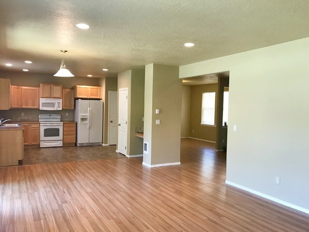 2674 Augusta St - Photo 6 of 18