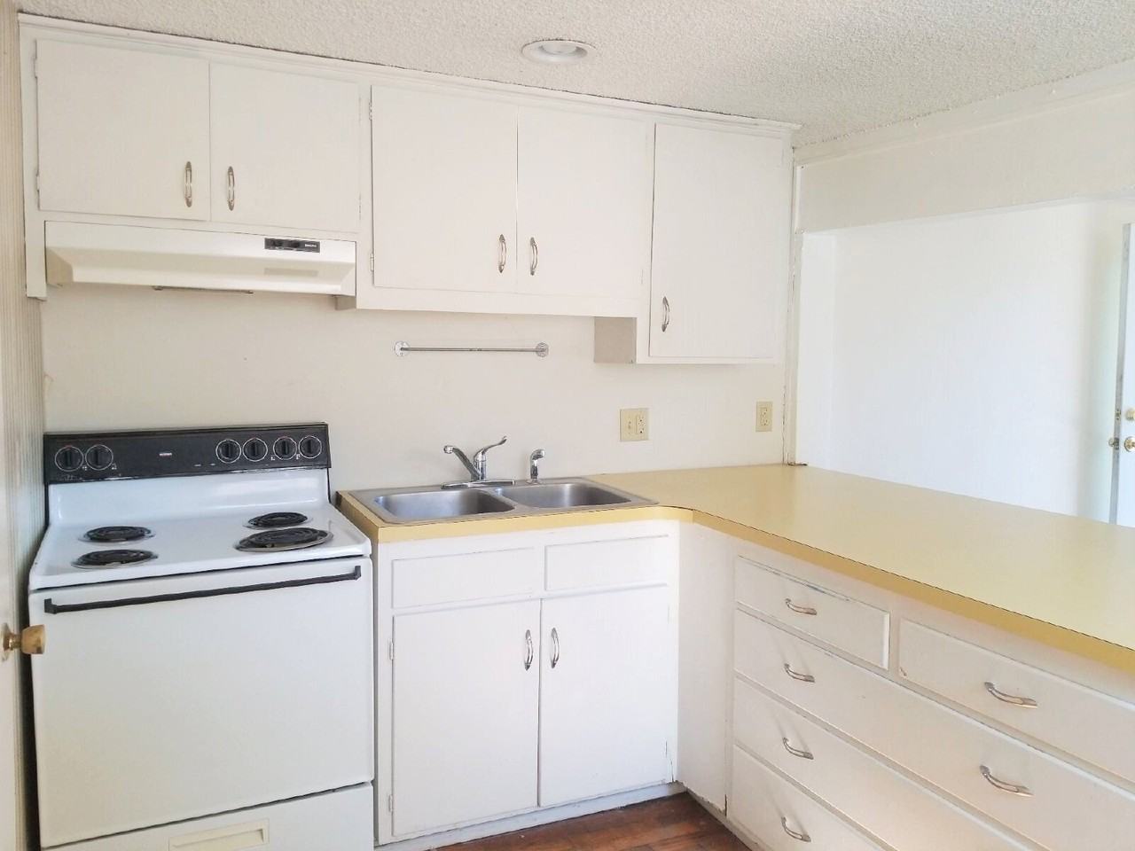 421 E 19th Ave - Photo 5 of 12