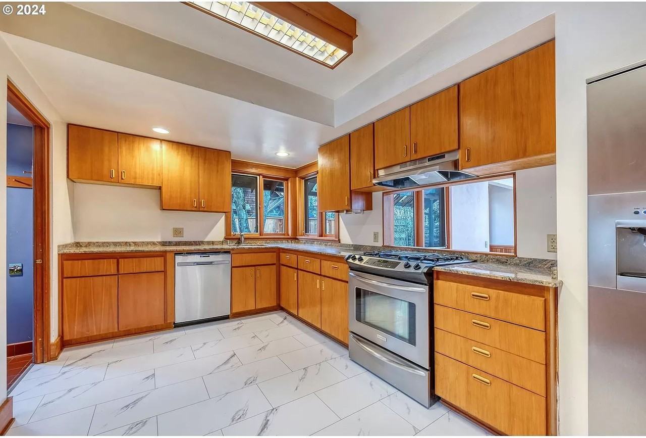 741 E 20th Ave - Photo 7 of 22