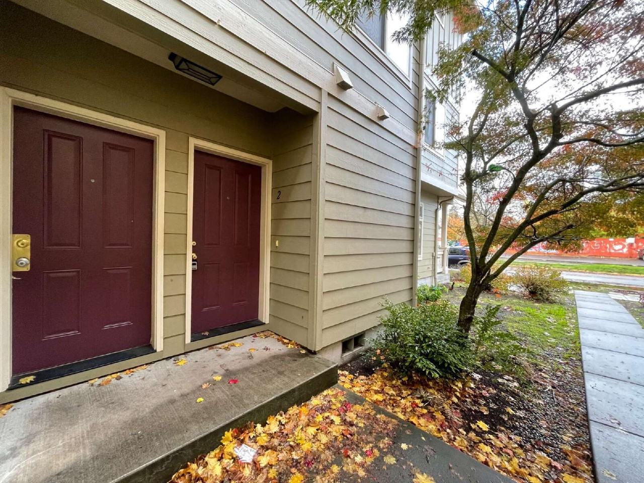 1435 Patterson St - Photo 2 of 10