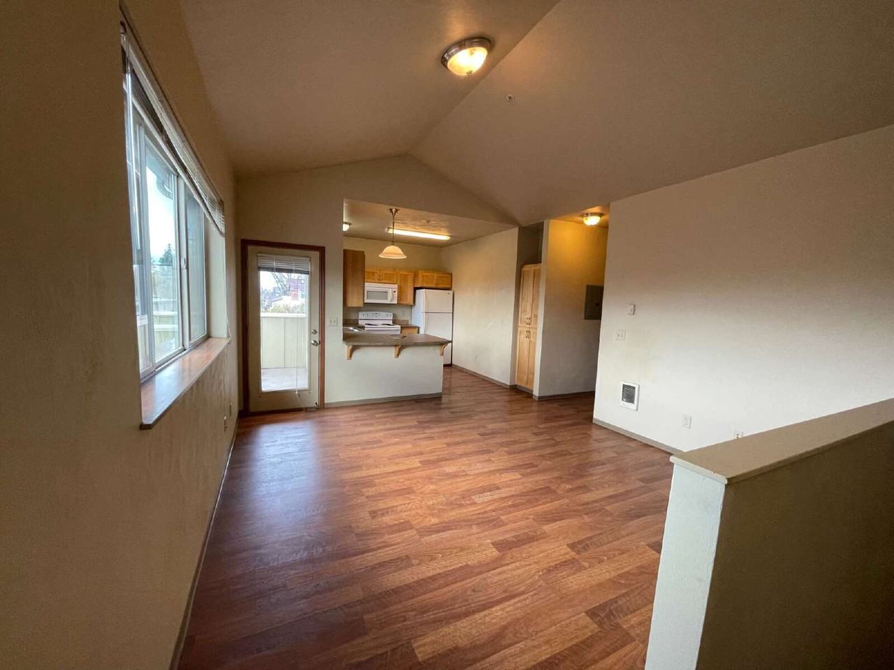 1435 Patterson St - Photo 4 of 10