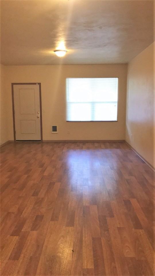 432 E 12th Ave - Photo 3 of 9