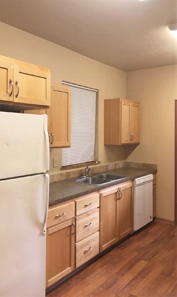 432 E 12th Ave - Photo 4 of 9