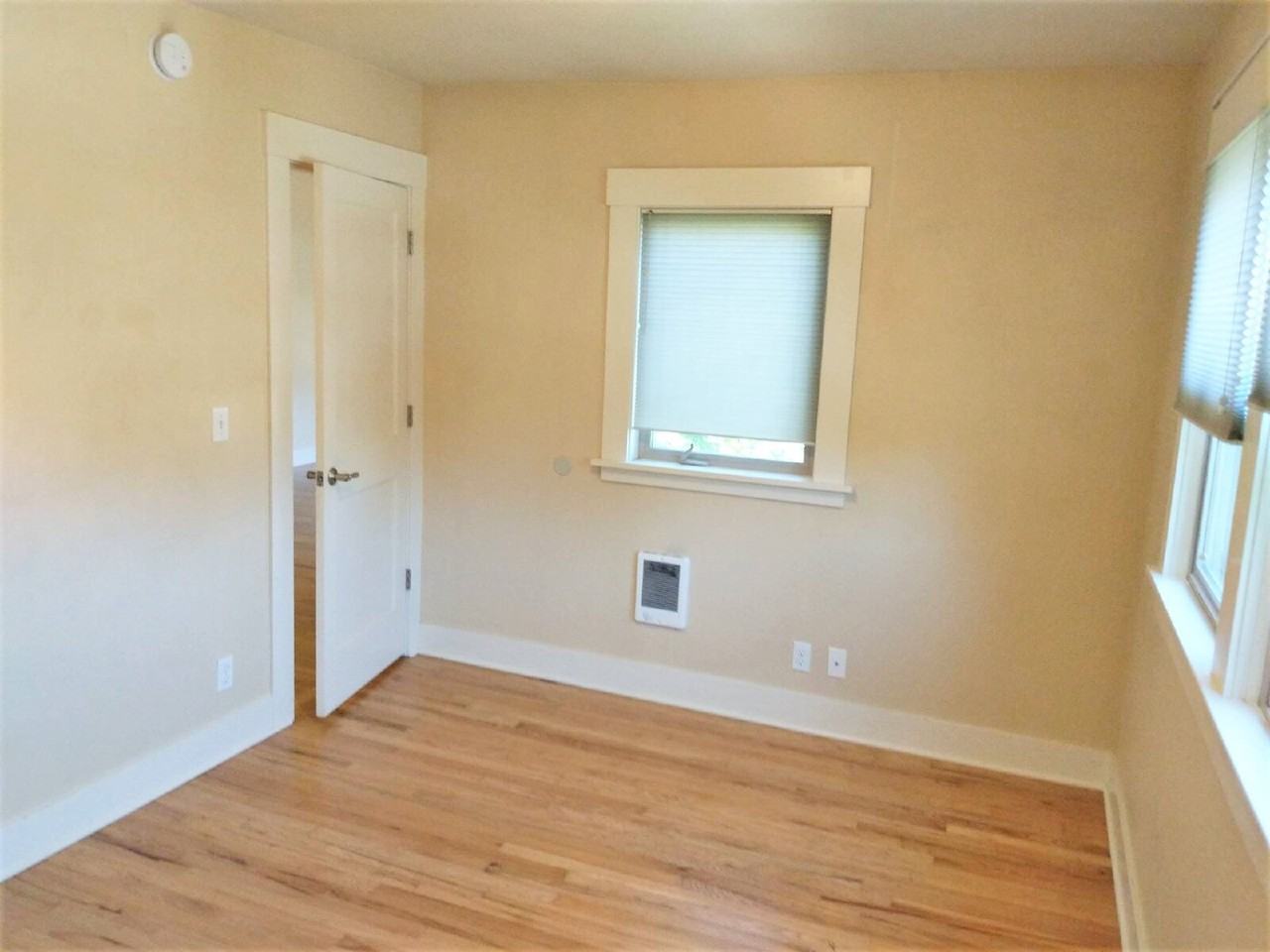 437 E 13th Aly - Photo 4 of 9