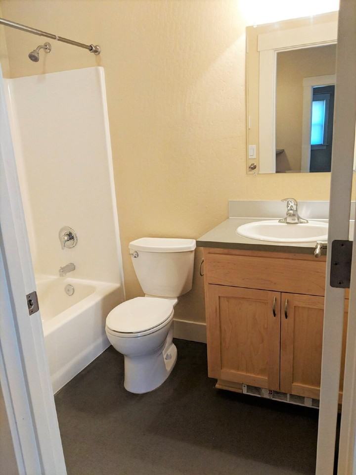 437 E 13th Aly - Photo 5 of 9