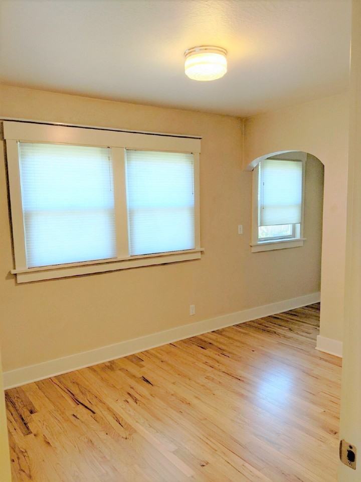 437 E 13th Aly - Photo 6 of 9