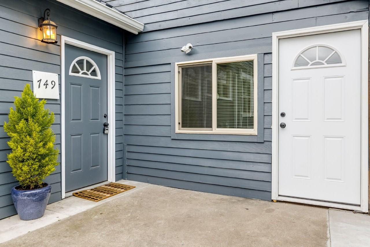 749 W 13th Ave - Photo 2 of 15