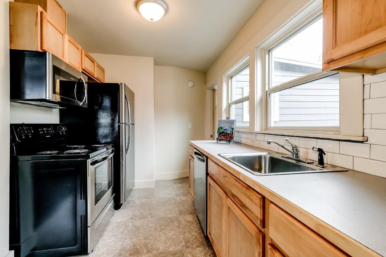 749 W 13th Ave - Photo 5 of 15