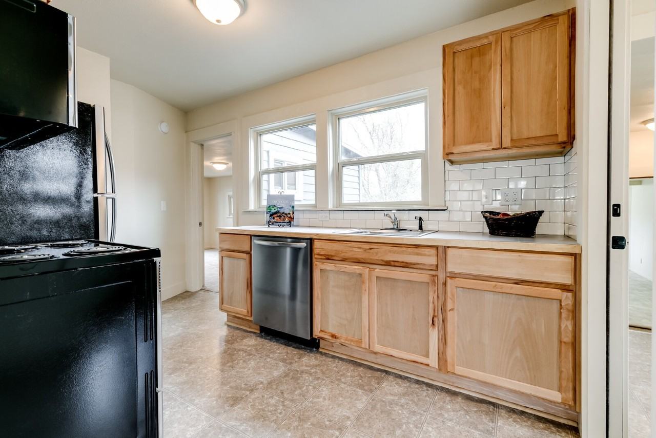 749 W 13th Ave - Photo 6 of 15