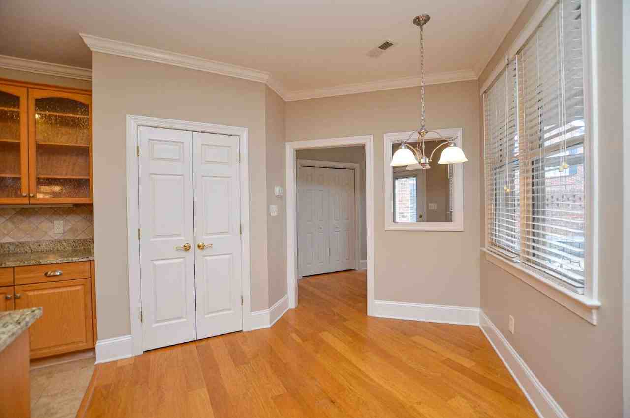 986 Blakeley Walk - Photo 4 of 42