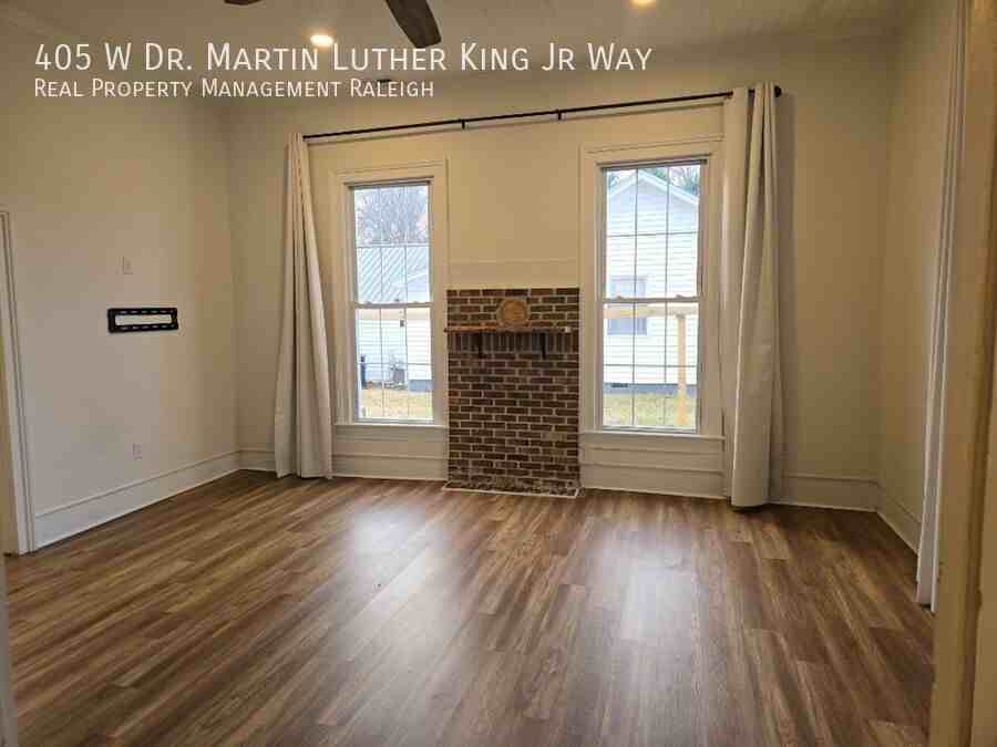 405 W Dr Martin Luther King Jr Way - Photo 2 of 17