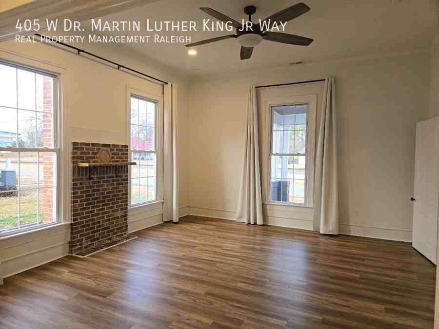 405 W Dr Martin Luther King Jr Way - Photo 3 of 17