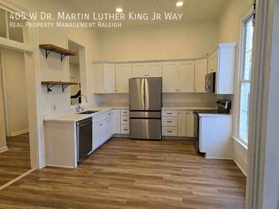 405 W Dr Martin Luther King Jr Way - Photo 4 of 17