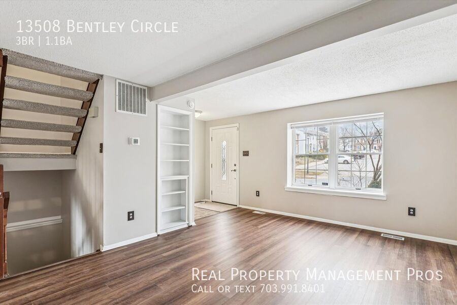 13508 Bentley Cir - Photo 3 of 26