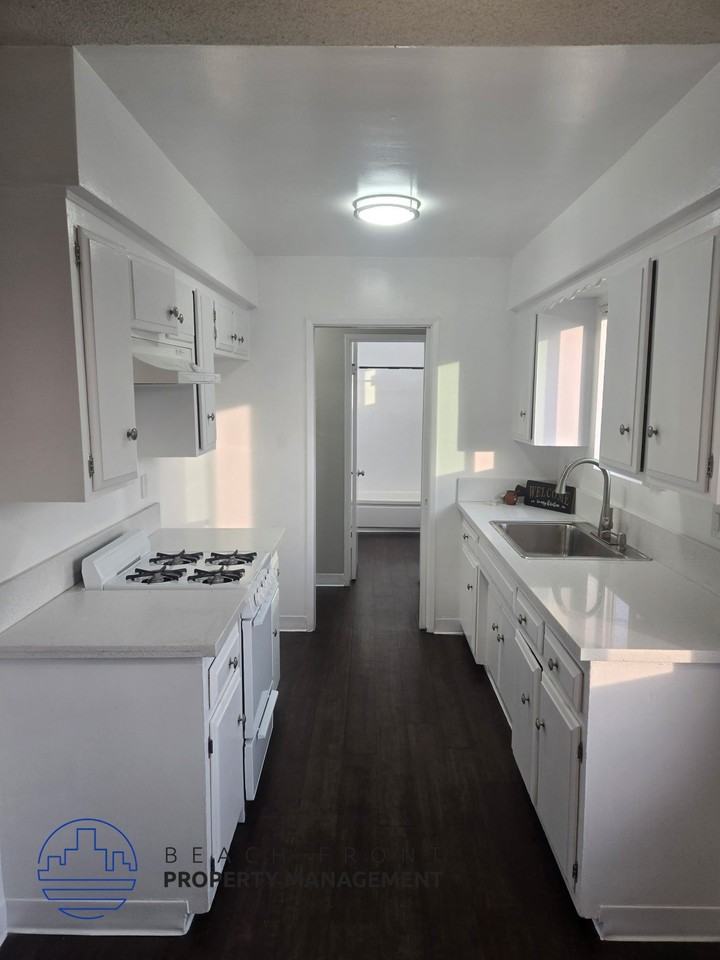 Rambling Rose - Photo 2 of 9