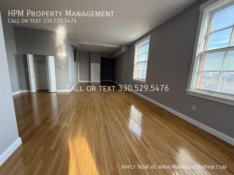 2404 Prospect Ave E #203 - Photo 3 of 12