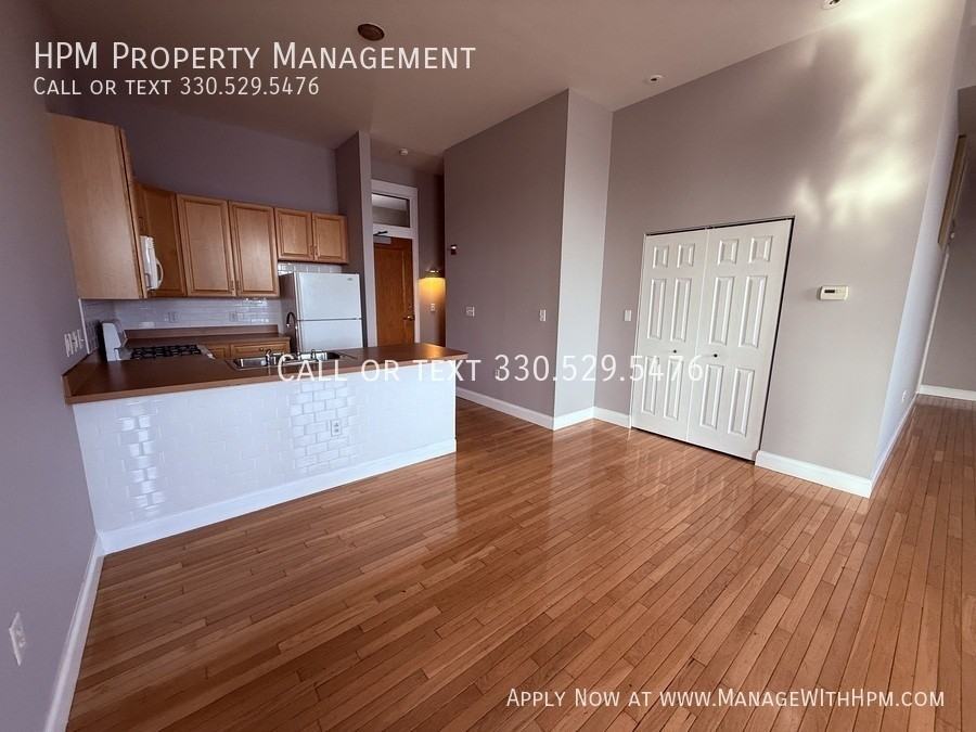 2404 Prospect Ave E #203 - Photo 7 of 12