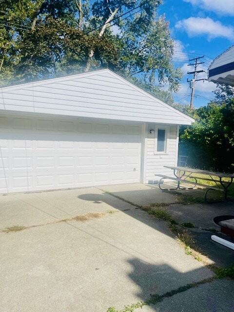 24926 Hickory St - Photo 3 of 13